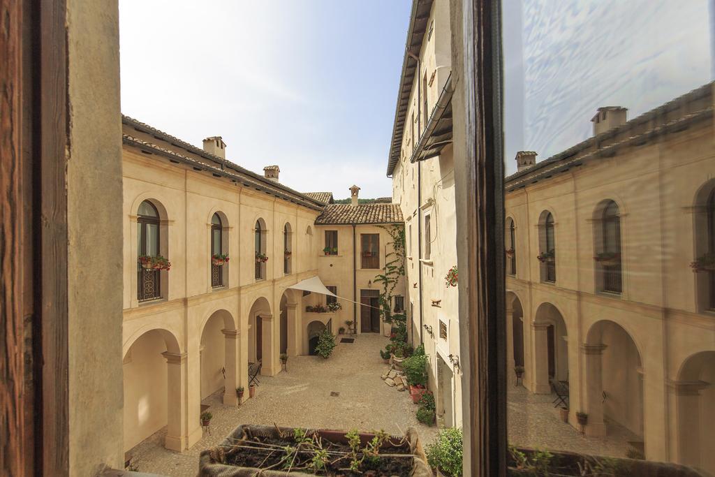 Hotel Casa Rosati Fontecchio Exterior foto